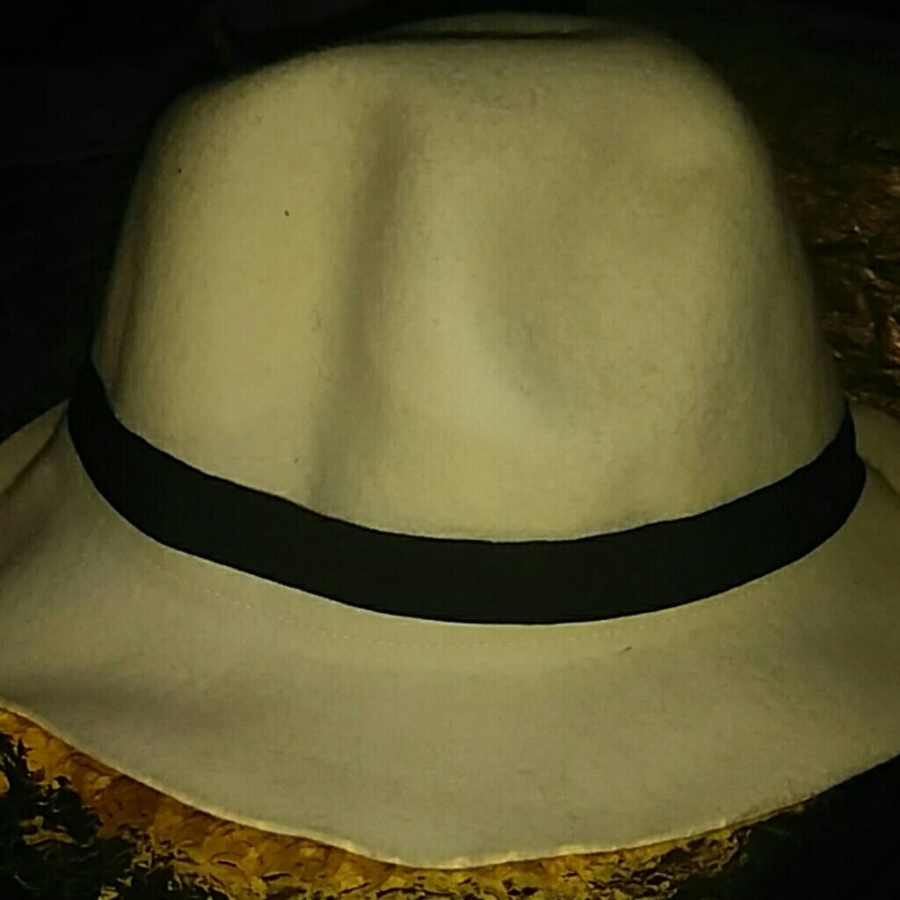 Hat - Picture 2 of 3